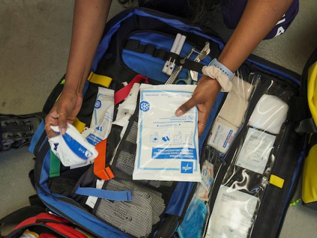 contents of emergency medical bag